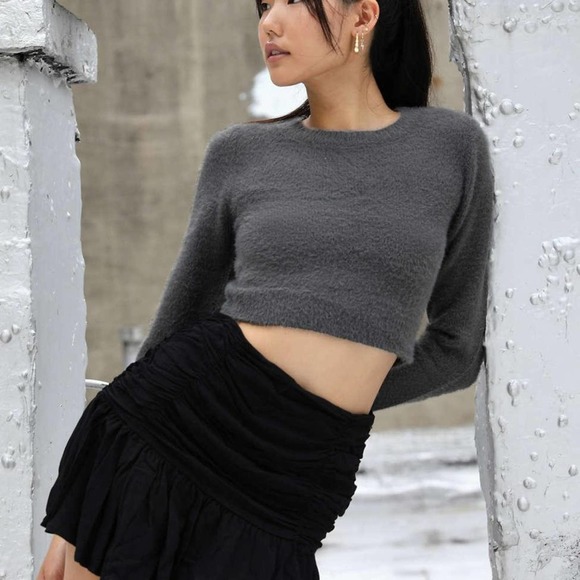 Urban Outfitters Fuzzy Crew Neck Sweater NEW - Picture 7 of 7